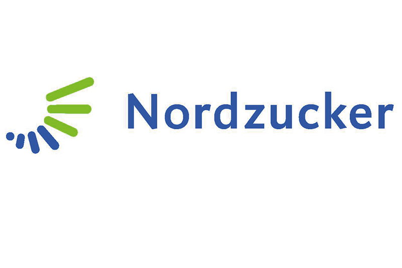 Schriftzug Nordzucker in blau, daneben ein blau grüner sich öffnender Kreis